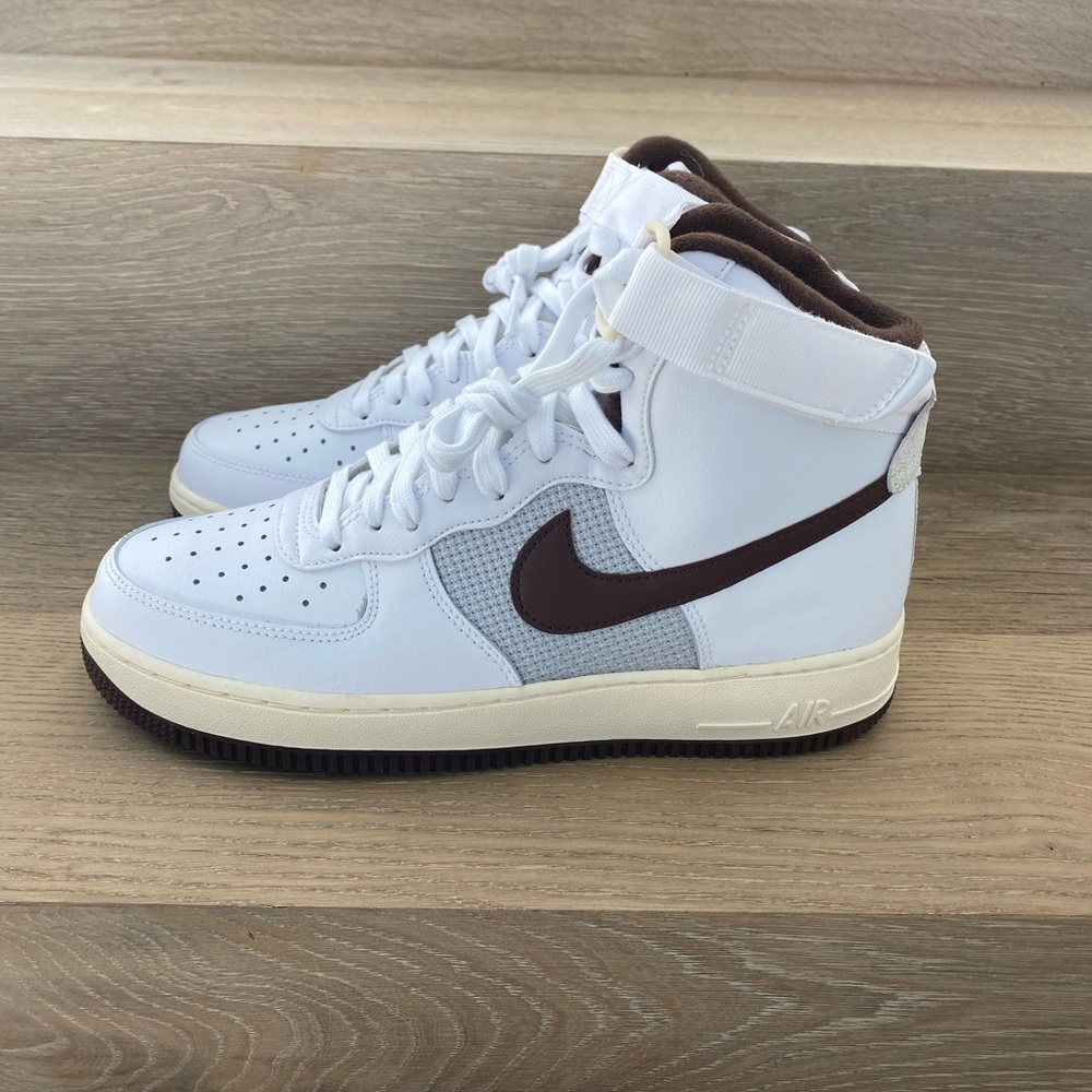 *NWOB* AIR FORCE 1 HIGH '07
"White Light Chocolate"